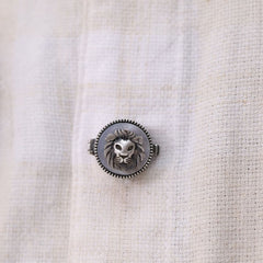 Lion’s Pride Pearl White Button Clip