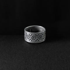Tropical silver band