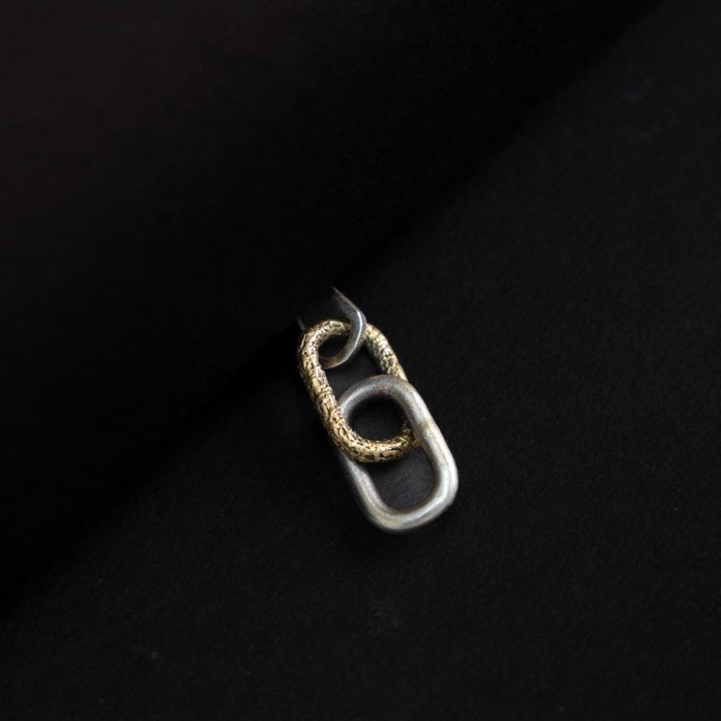 Loop silver pendant
