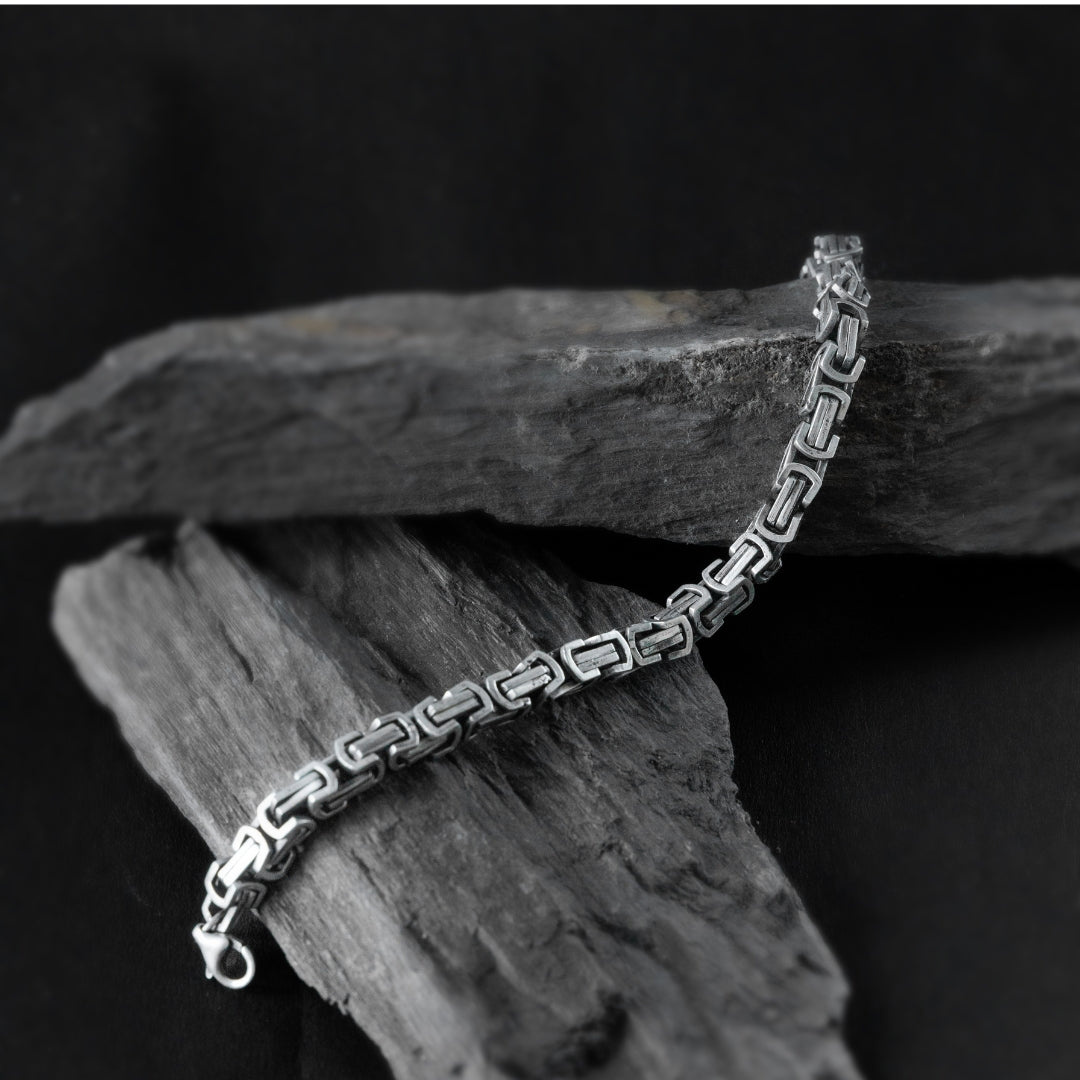 Silver loose luxe bracelet
