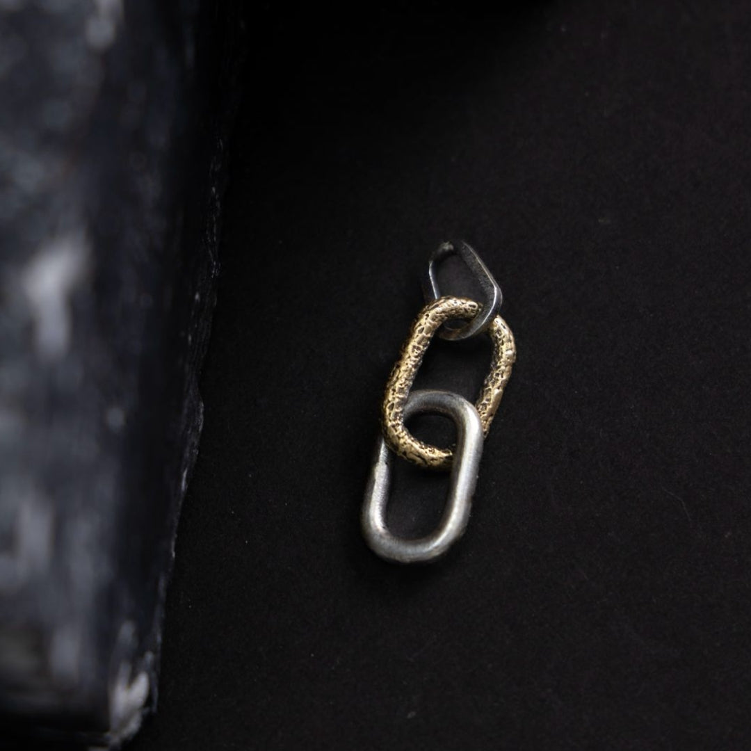Loop silver pendant