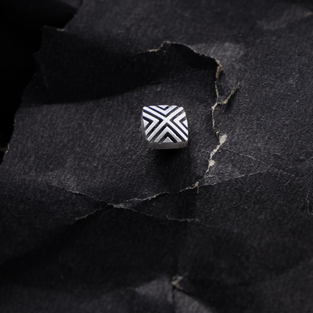 Silver crisscross Square stud