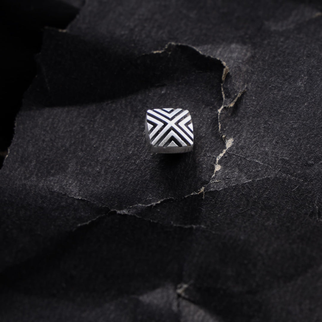 Silver crisscross Square stud