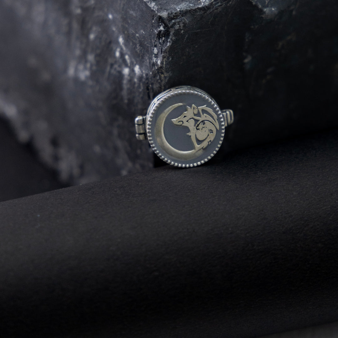 Wolf's Moon Button Clip