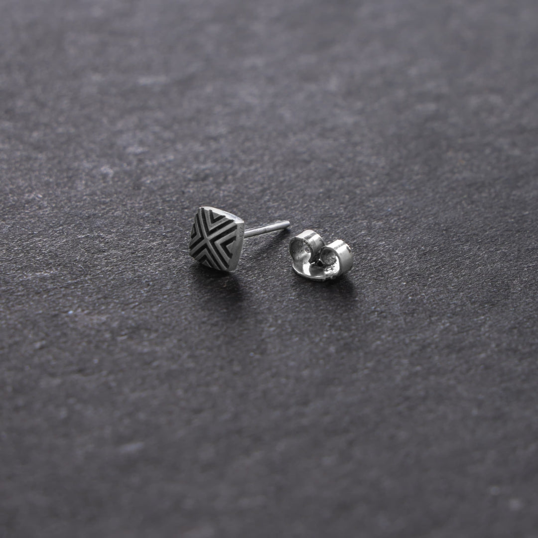 Silver crisscross Square stud