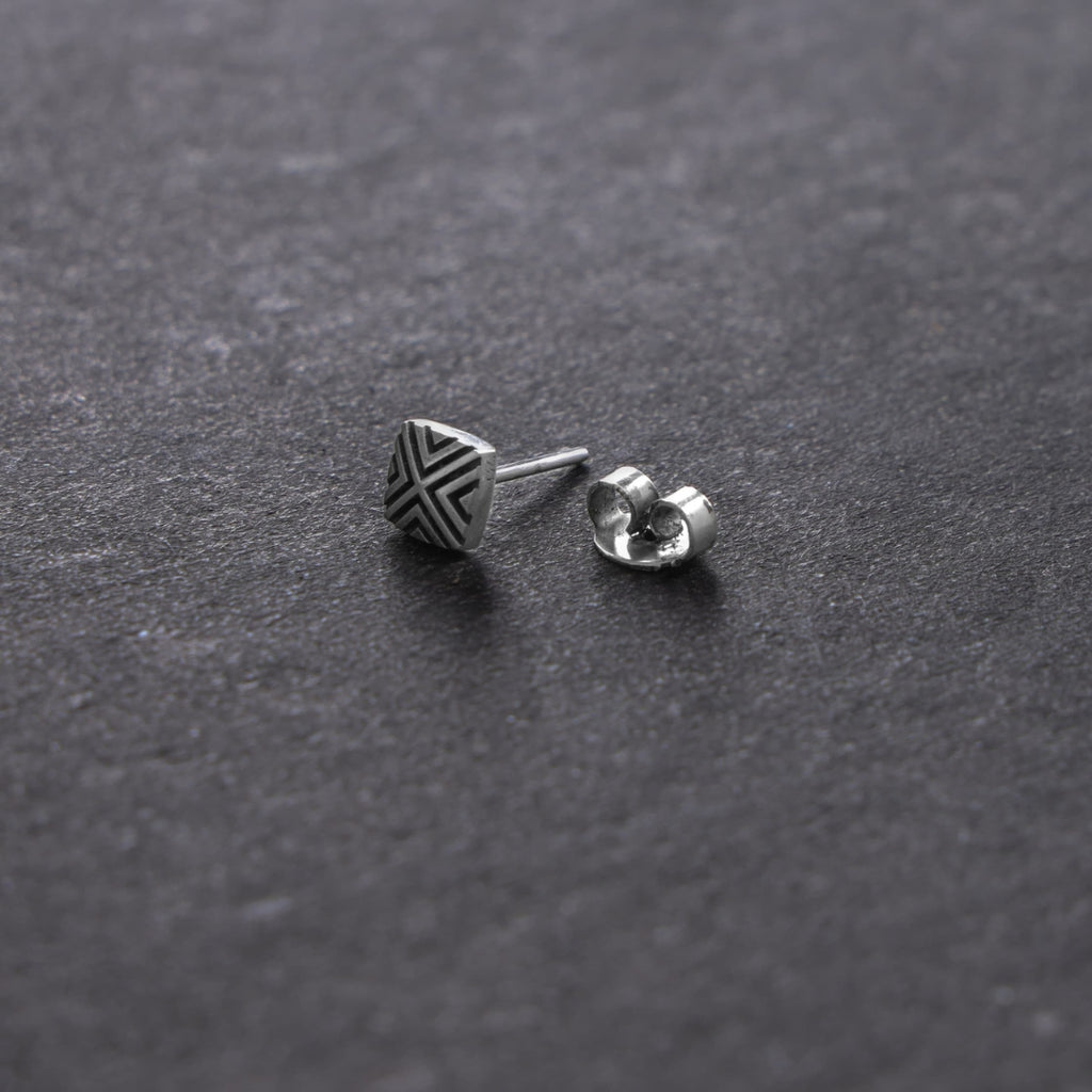 Silver crisscross Square stud