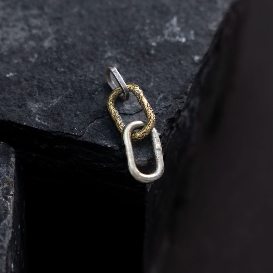 Loop silver pendant