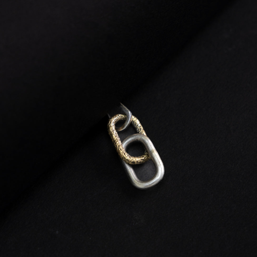 Loop silver pendant