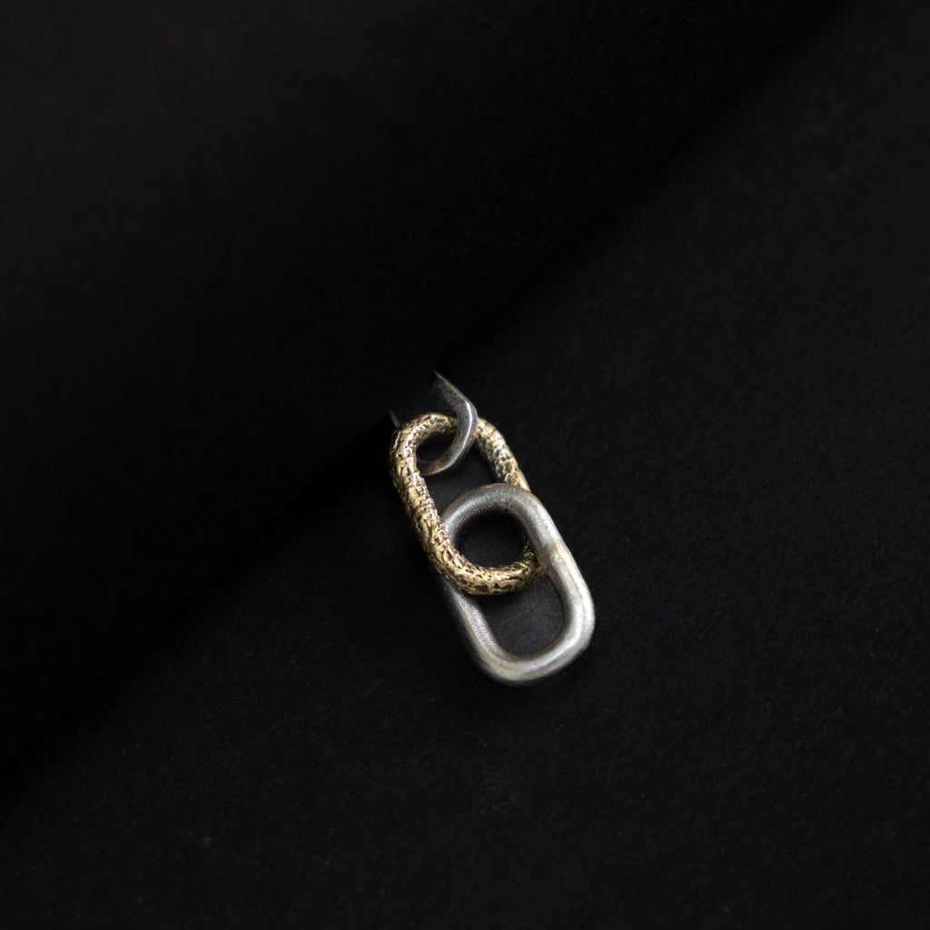 Loop silver pendant
