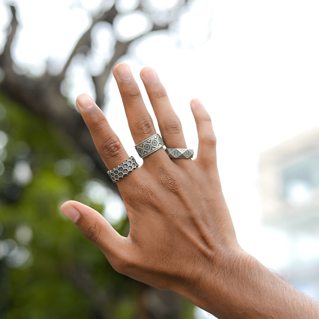 Silver Web band