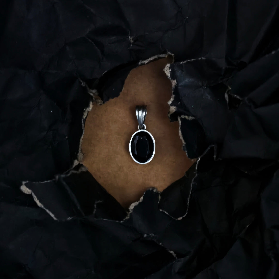 Noir Pendant