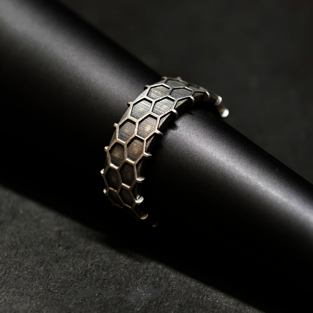 Silver Web band