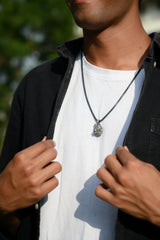 The Zeev Pendant