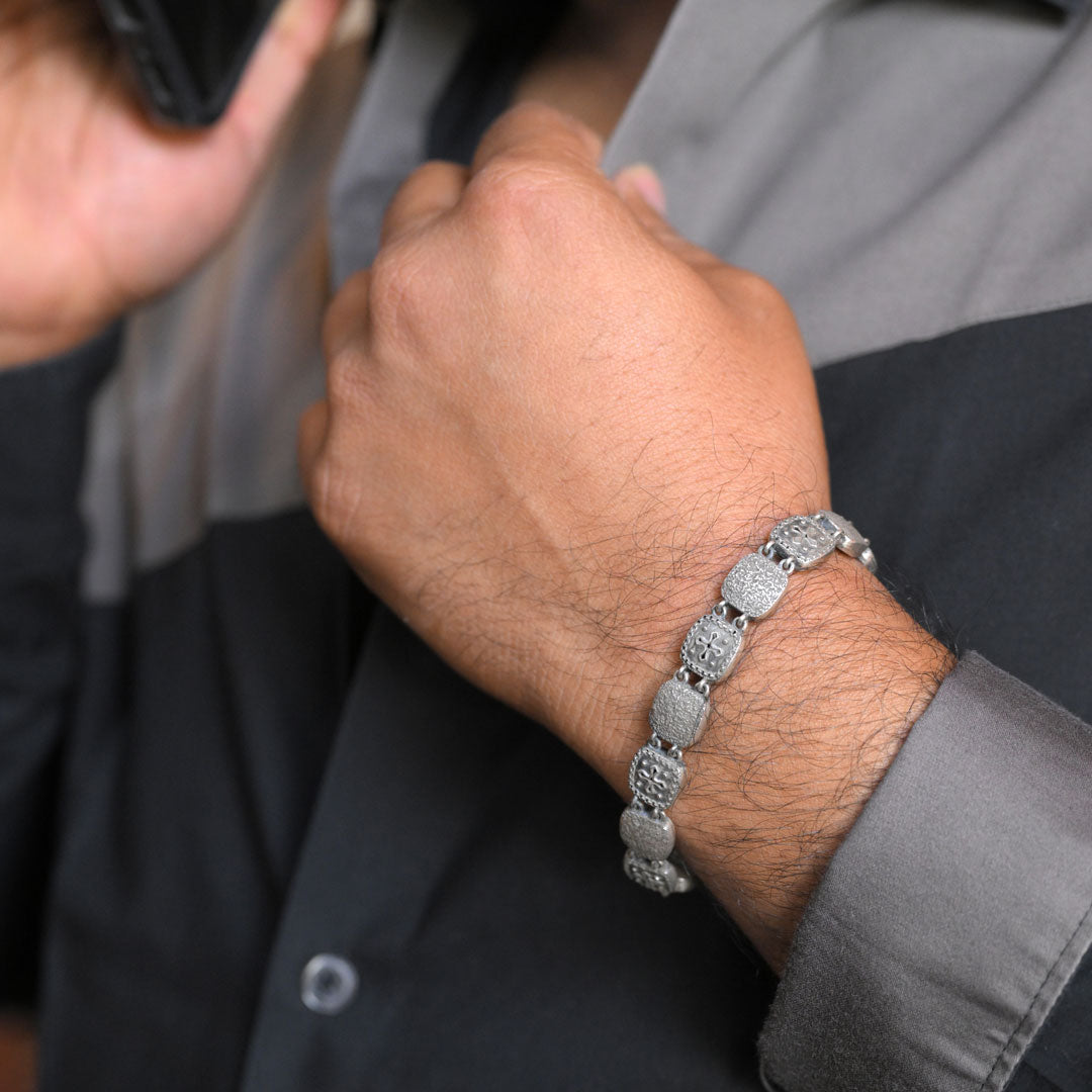 Carvart Silver Loose Bracelet