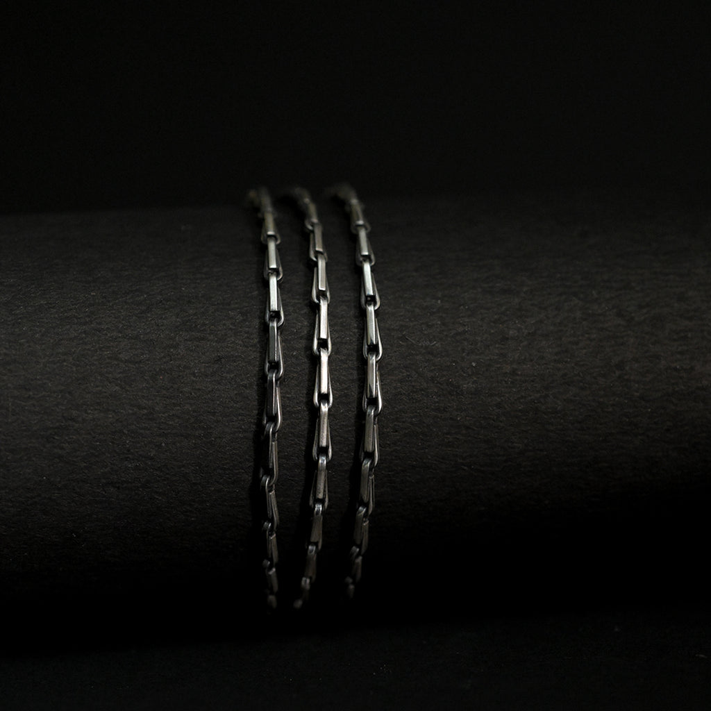 Sleek Stellar Silver Chain
