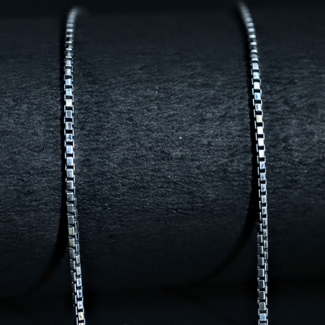 Sleek Silver Essence Square Chain