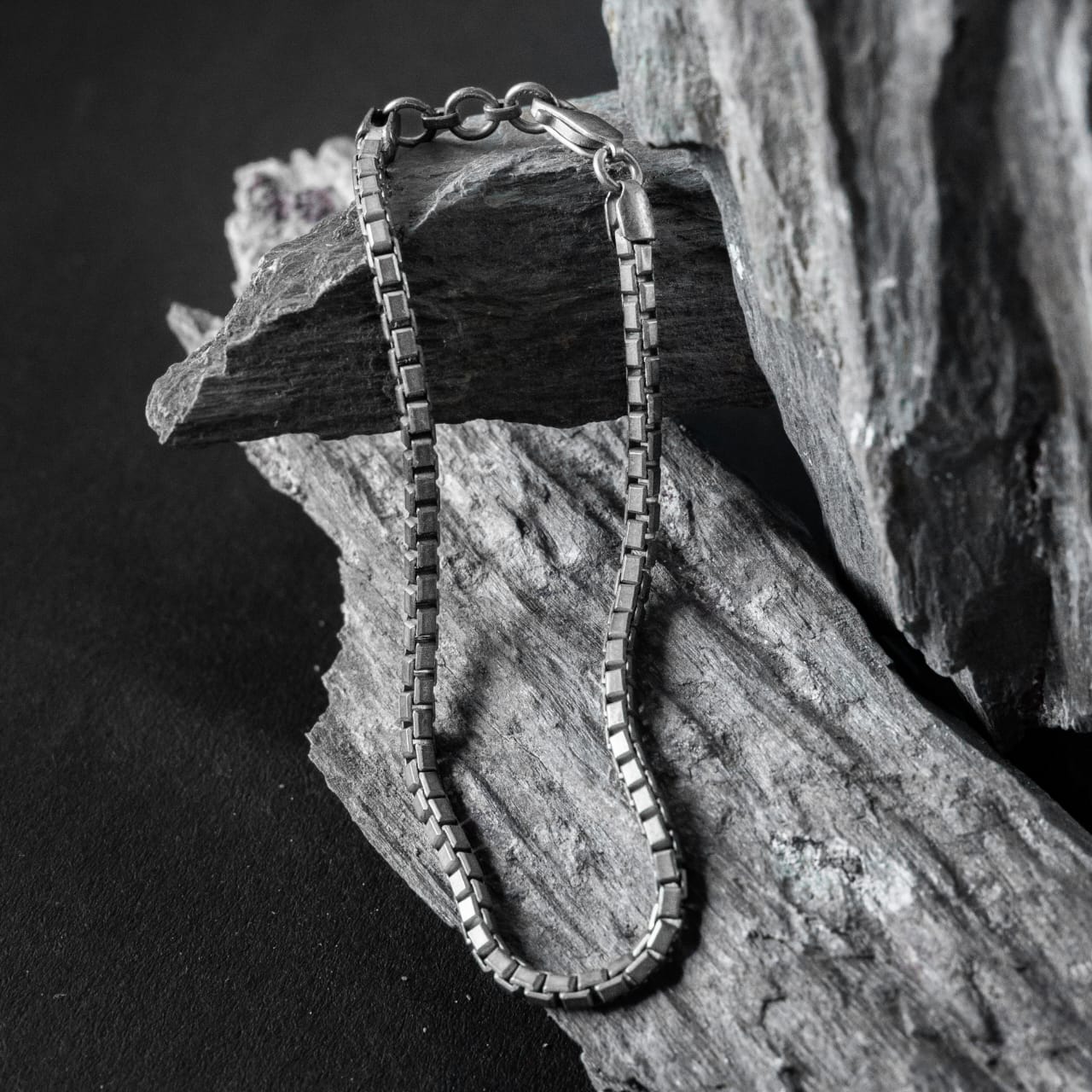 Black Sleek Cubic Loose Bracelet